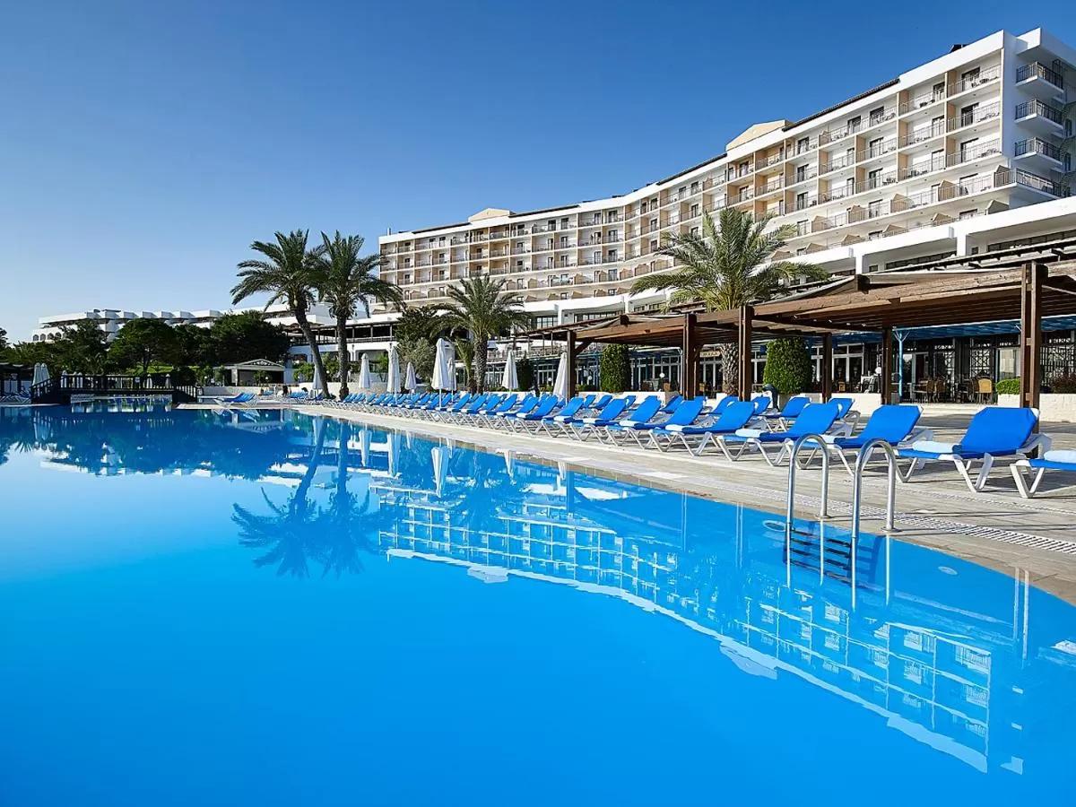 Helea Lifestyle Beach Resort Kallithéa エクステリア 写真 The hotel's main pool