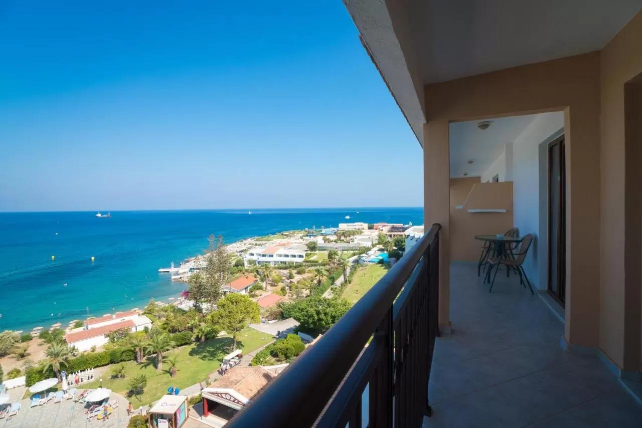 Helea Lifestyle Beach Resort Kallithéa エクステリア 写真 View from a balcony
