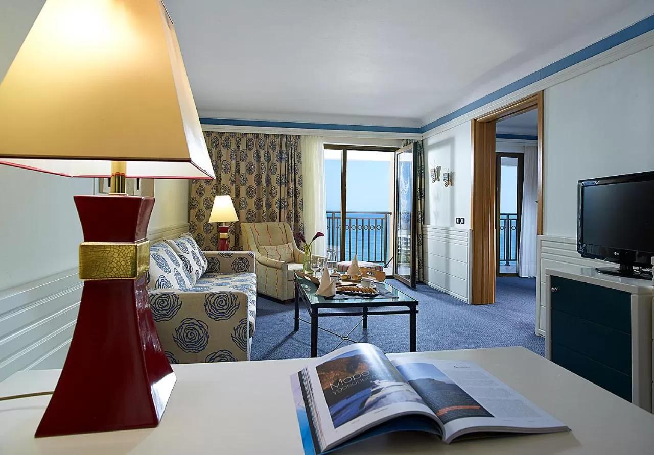 Helea Lifestyle Beach Resort Kallithéa エクステリア 写真 Suite
