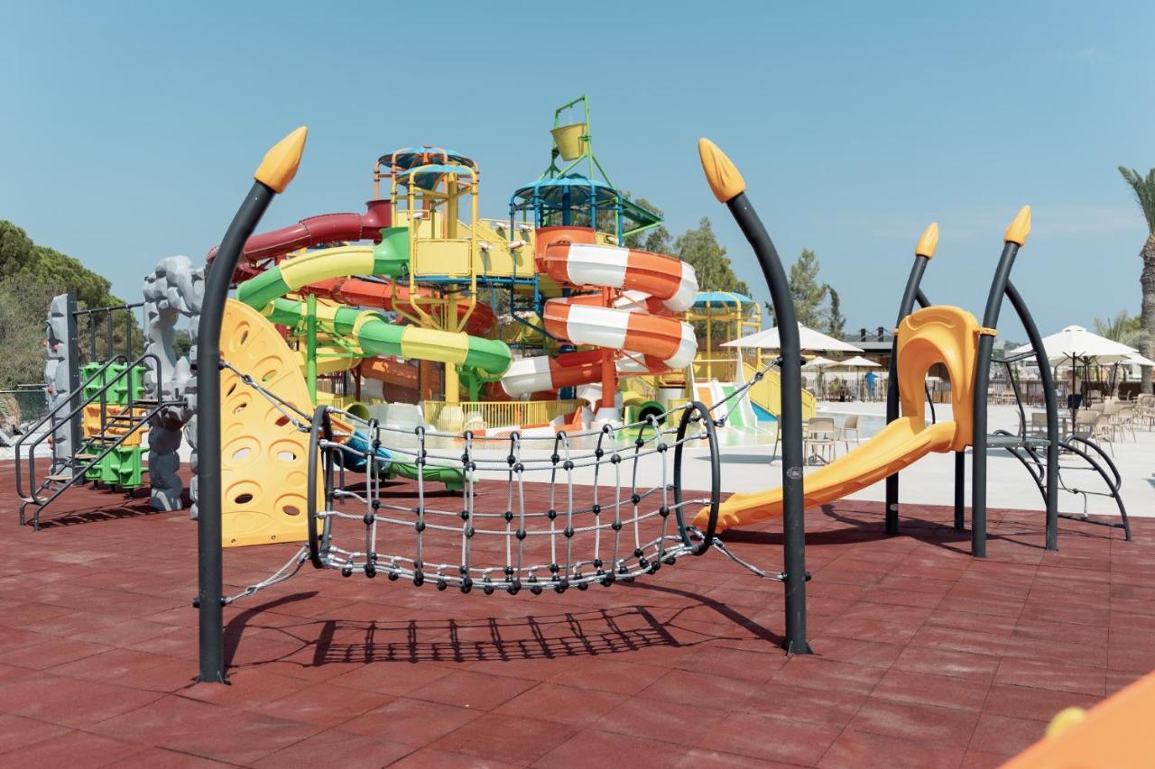 Helea Lifestyle Beach Resort Kallithéa エクステリア 写真 Playground in the park