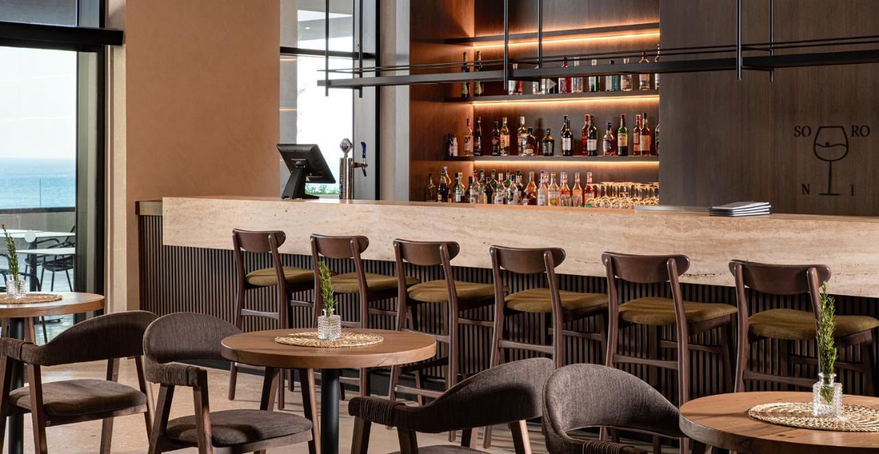Helea Lifestyle Beach Resort Kallithéa エクステリア 写真 The bar at the hotel